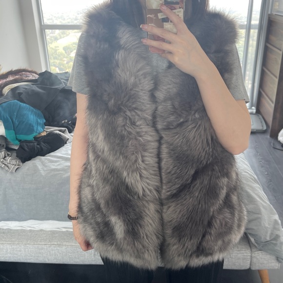 Faux fur grey long vest - Picture 3 of 6